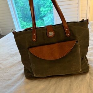 Momkindness green diaper tote bag